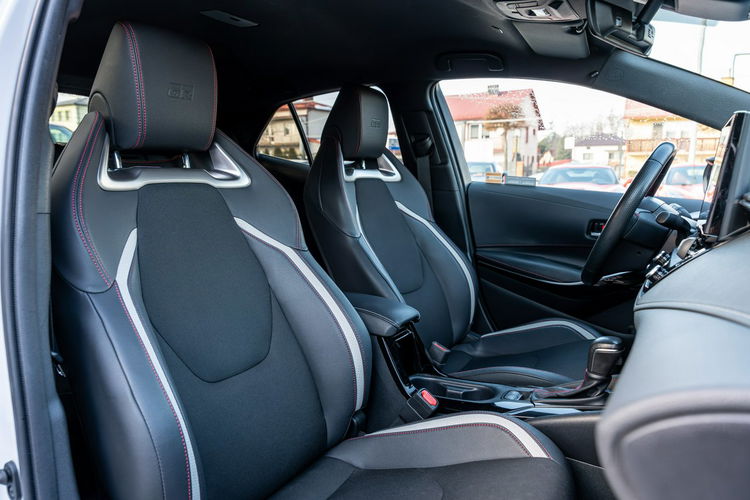 Toyota Corolla GR Sport / 1.8 Hybrid 140KM + LPG / BOGATA wersja / Cesja / Salon PL zdjęcie 40