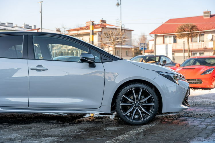 Toyota Corolla GR Sport / 1.8 Hybrid 140KM + LPG / BOGATA wersja / Cesja / Salon PL zdjęcie 9