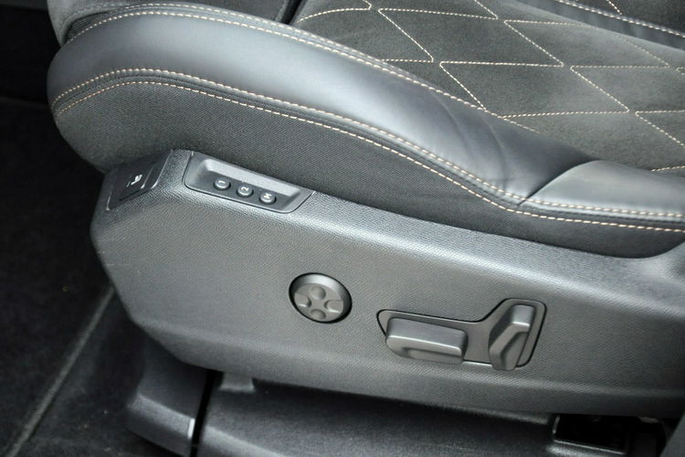 Peugeot 3008 2.0d(180KM) GT Virtual Ful Led Radar Skóry Navi Kamera Masaże Alu18 zdjęcie 23