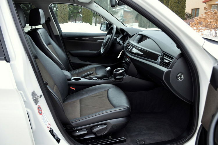 BMW X1 2.0d(143KM) Lift Bi-Xenon Ringi Navi Klimatronik Skóry Reling Alu18" zdjęcie 17