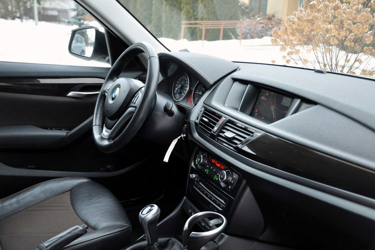BMW X1 2.0d(143KM) Lift Bi-Xenon Ringi Navi Klimatronik Skóry Reling Alu18" zdjęcie 18
