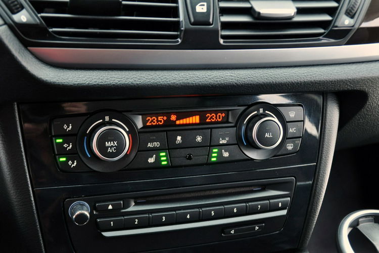 BMW X1 2.0d(143KM) Lift Bi-Xenon Ringi Navi Klimatronik Skóry Reling Alu18" zdjęcie 33