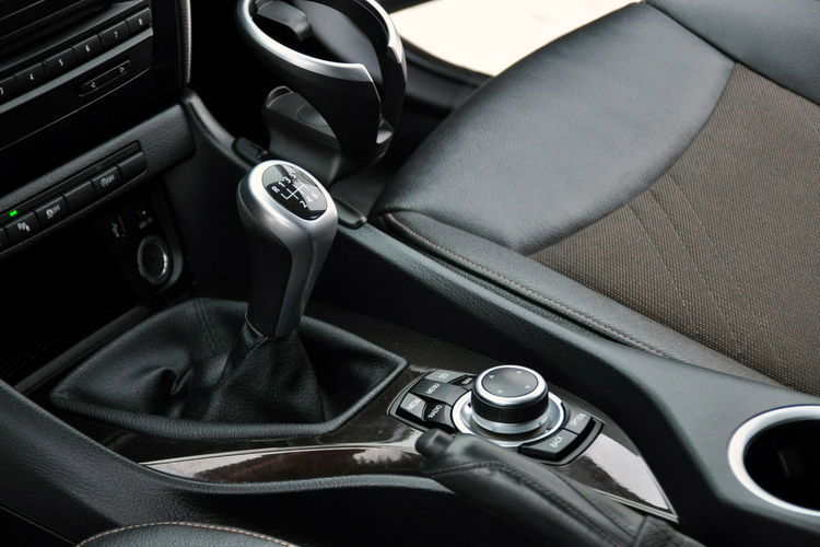 BMW X1 2.0d(143KM) Lift Bi-Xenon Ringi Navi Klimatronik Skóry Reling Alu18" zdjęcie 35