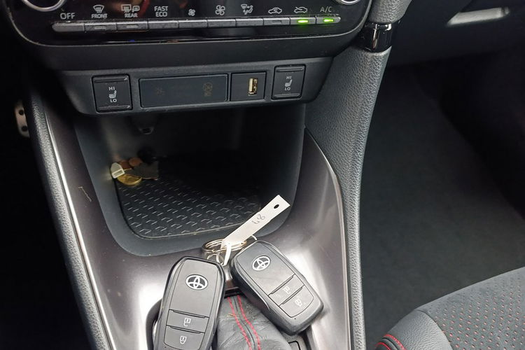 Yaris Toyota Yaris Hybrid 1.5 GR Sport zdjęcie 13
