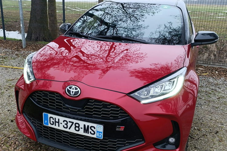 Yaris Toyota Yaris Hybrid 1.5 GR Sport zdjęcie 37