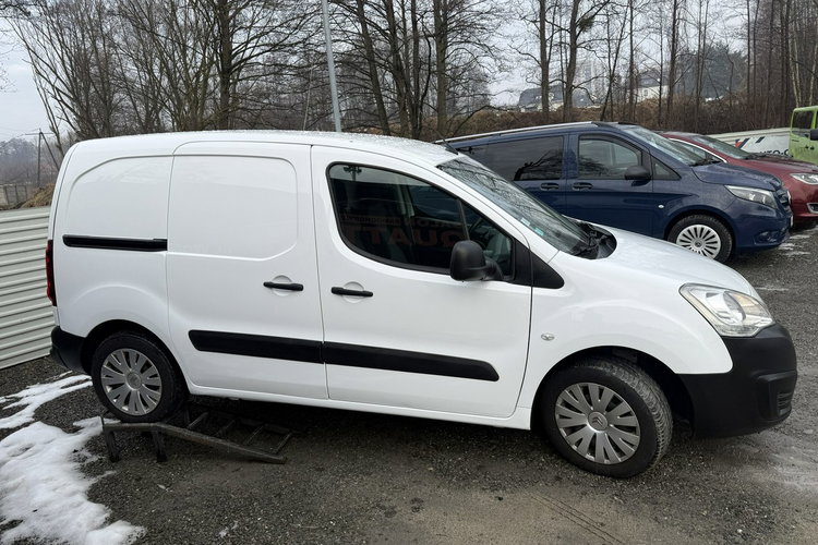 Citroen Berlingo KLIMATYZACJA. 3-OSOBOWY. NAVIGACJA. ZABUDOWA zdjęcie 5
