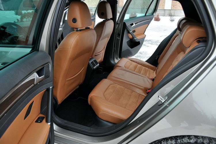 Volkswagen Golf 2.0TDI(150KM) Radar ACC Xenon Led Navi Rude Skóry DSG Dynaudio Alu17" zdjęcie 20