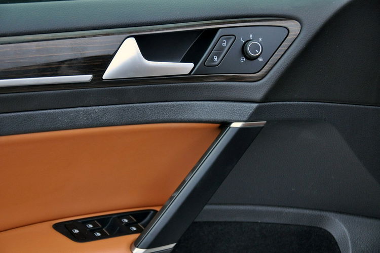 Volkswagen Golf 2.0TDI(150KM) Radar ACC Xenon Led Navi Rude Skóry DSG Dynaudio Alu17" zdjęcie 37