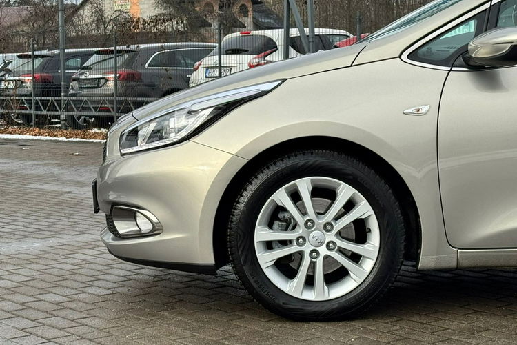 Kia Cee'd Niski Przebieg 1.6 Benzyna zdjęcie 9