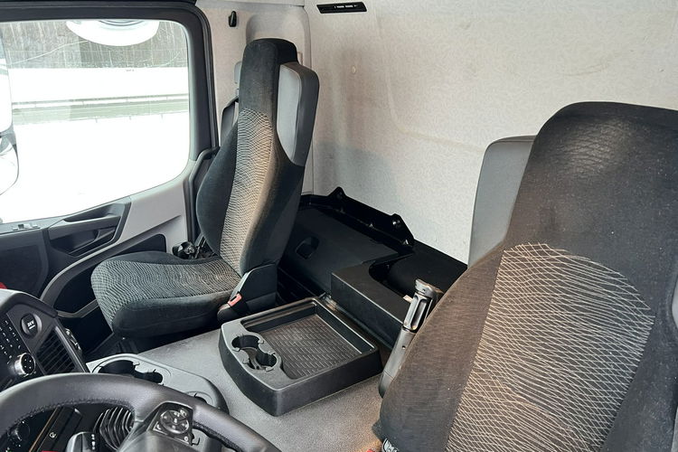 Mercedes ANTOS 1827 Kontener Sprowadzony Euro 6 Półsypialka Książka Serwisowa , 24 Euro Palety , Klima , Blokada Mostu , ASR Łóżko zdjęcie 10