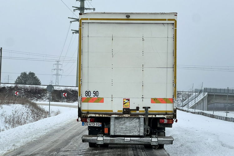 Mercedes ANTOS 1827 Kontener Sprowadzony Euro 6 Półsypialka Książka Serwisowa , 24 Euro Palety , Klima , Blokada Mostu , ASR Łóżko zdjęcie 16