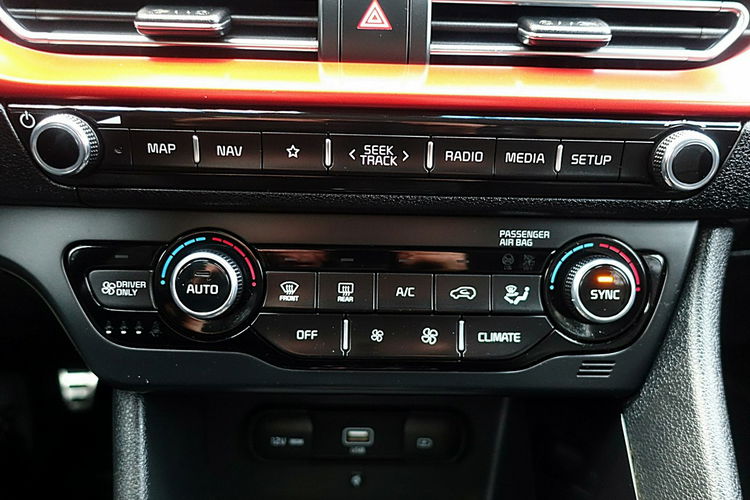 Kia Niro MAX OPCJA 141KM AUTOMAT Skóra Led NAVI JBL 1Wł Krajowy Bezwyp F23% 4x2 zdjęcie 23