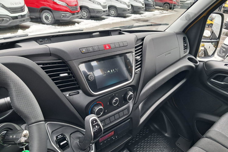 IVECO Daily 35S18HA8 zdjęcie 16