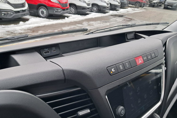 IVECO Daily 35S18HA8 zdjęcie 3