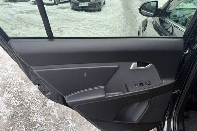 Kia Sportage BEZWYPADKOWY, SKÓRA, 1 LAKIER, KSIĄŻKA SERWISOWA zdjęcie 13