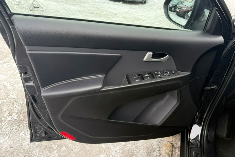 Kia Sportage BEZWYPADKOWY, SKÓRA, 1 LAKIER, KSIĄŻKA SERWISOWA zdjęcie 16
