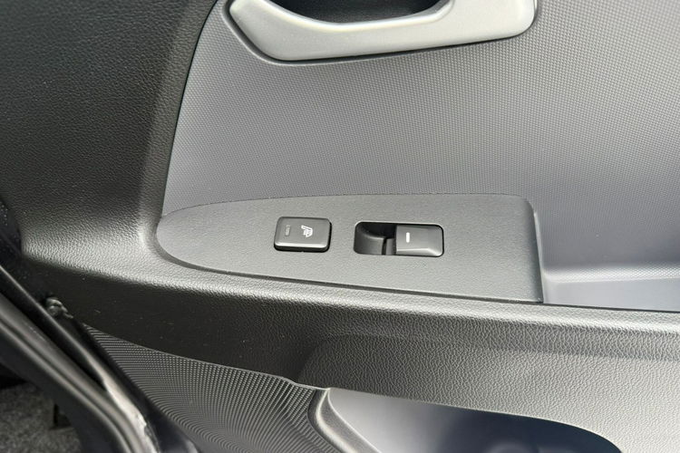 Kia Sportage BEZWYPADKOWY, SKÓRA, 1 LAKIER, KSIĄŻKA SERWISOWA zdjęcie 18