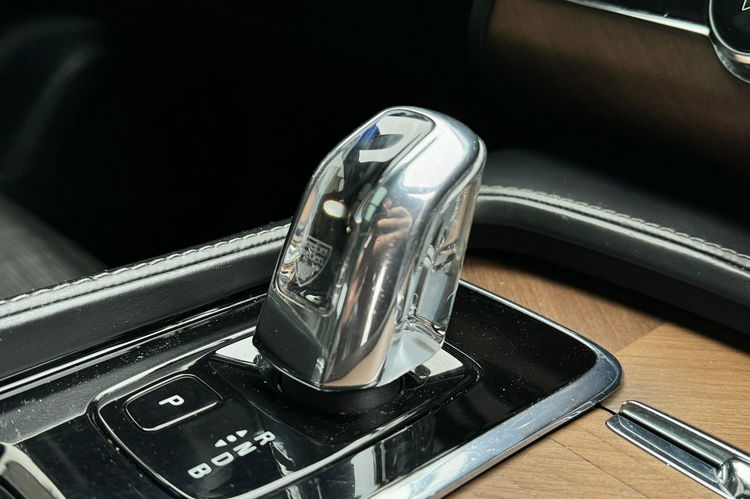 Volvo XC 90 T8/407KM/Plug-In/Excellence/407KM/HUD/Wentyle/Radar/B&W/4xAC/Masaże zdjęcie 21