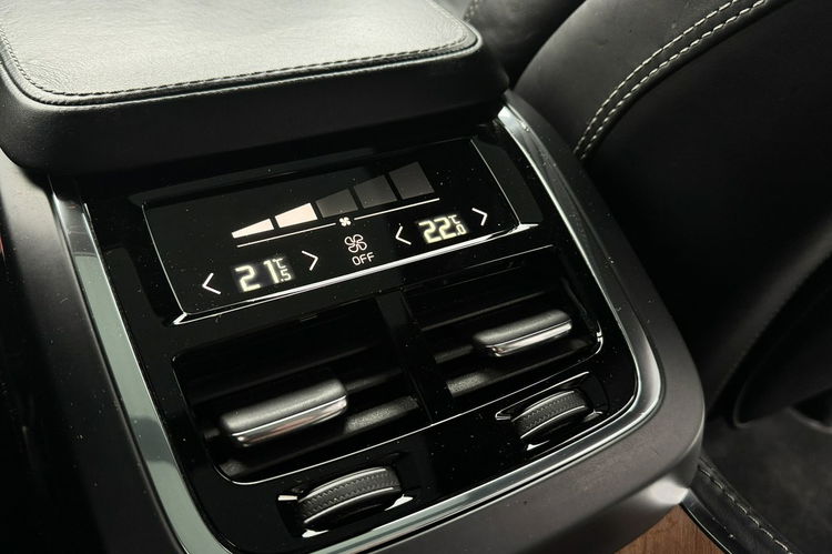 Volvo XC 90 T8/407KM/Plug-In/Excellence/407KM/HUD/Wentyle/Radar/B&W/4xAC/Masaże zdjęcie 26