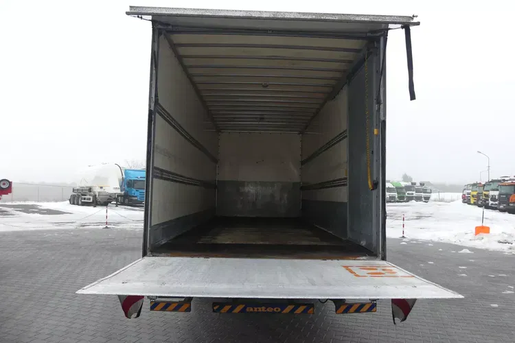 Renault MIDLUM 12.190 / KONTENER + WINDA / Ładowność 5710 kg / zdjęcie 10