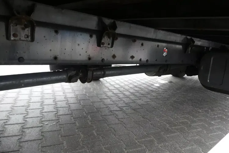 Renault MIDLUM 12.190 / KONTENER + WINDA / Ładowność 5710 kg / zdjęcie 13