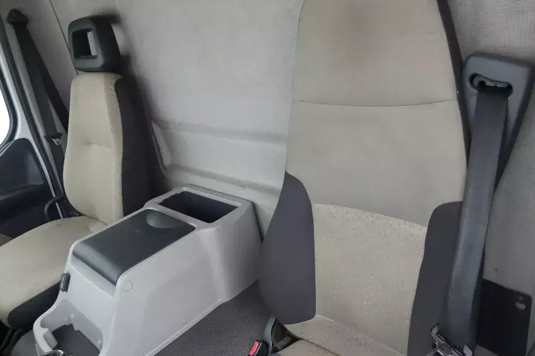 Renault MIDLUM 12.190 / KONTENER + WINDA / Ładowność 5710 kg / zdjęcie 19