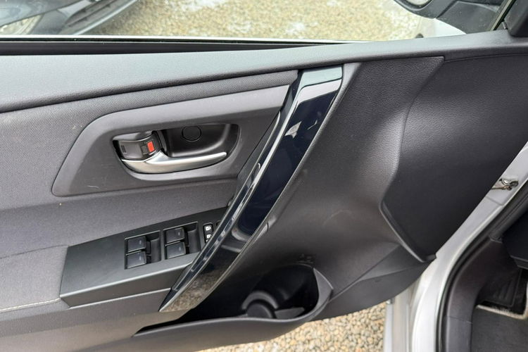 Toyota Auris hybryda, navi, automat, gwarancja zdjęcie 22