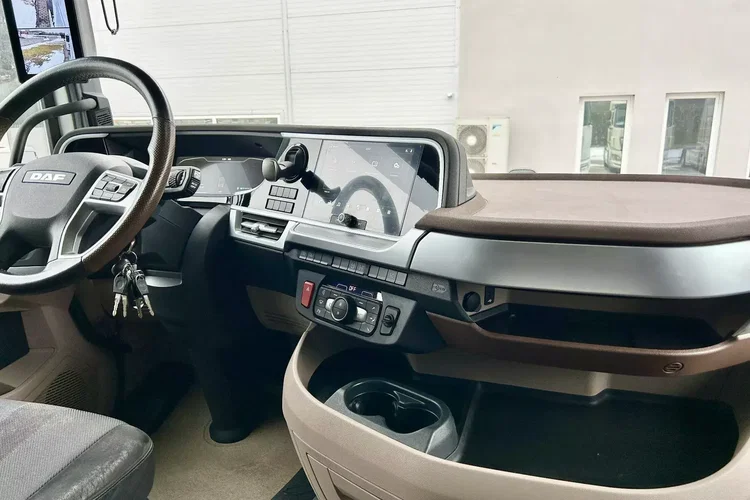 DAF XG+ 530 / ZF INTARDER / KLIMA POST. / FULL LED / SUBWOOFER / WENT. FOTEL zdjęcie 28
