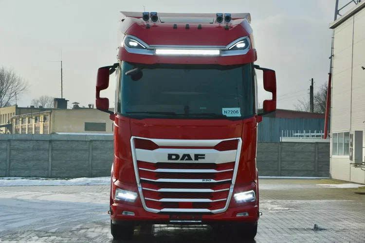 DAF XG+ 530 / ZF INTARDER / KLIMA POST. / FULL LED / WENTYLOWANY FOTEL zdjęcie 2