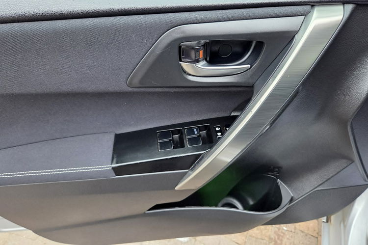 Toyota Auris 1.6 132 KM + GAZ , PREMIUM, + pakiety , Salon PL, Serwis ASO, stan bdb zdjęcie 29