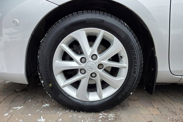 Toyota Auris 1.6 132 KM + GAZ , PREMIUM, + pakiety , Salon PL, Serwis ASO, stan bdb zdjęcie 32