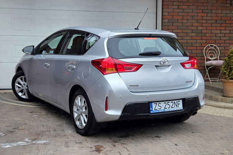 Toyota Auris 1.6 132 KM + GAZ , PREMIUM, + pakiety , Salon PL, Serwis ASO, stan bdb zdjęcie 6