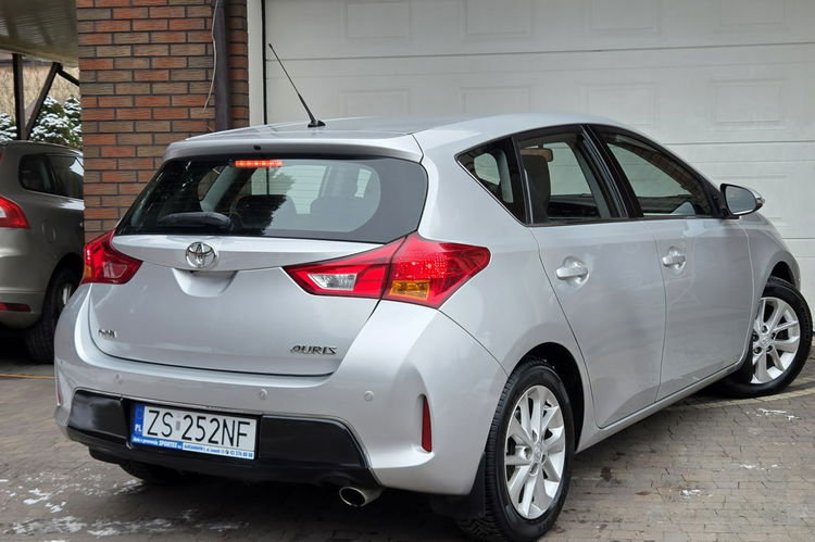 Toyota Auris 1.6 132 KM + GAZ , PREMIUM, + pakiety , Salon PL, Serwis ASO, stan bdb zdjęcie 8