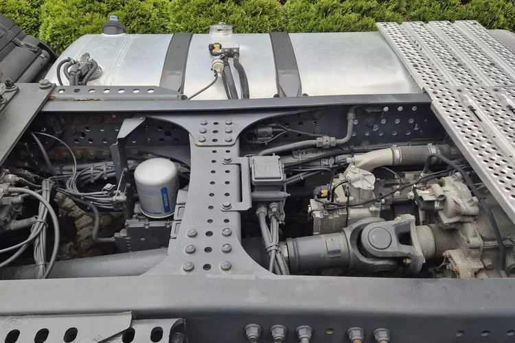 Mercedes 1845 zdjęcie 15