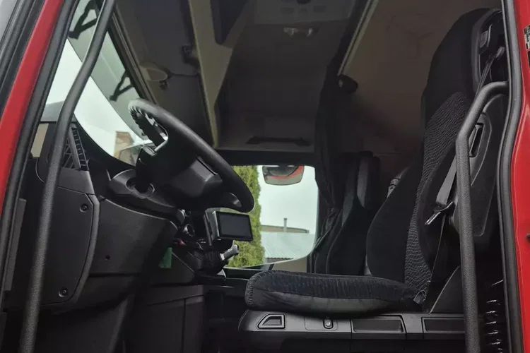 Mercedes 1845 zdjęcie 22