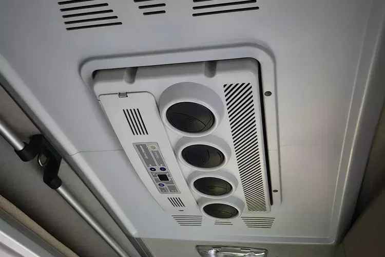 Mercedes 1845 zdjęcie 29