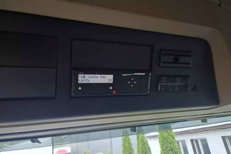 Mercedes 1845 zdjęcie 30