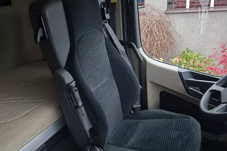 Mercedes 1845 zdjęcie 33