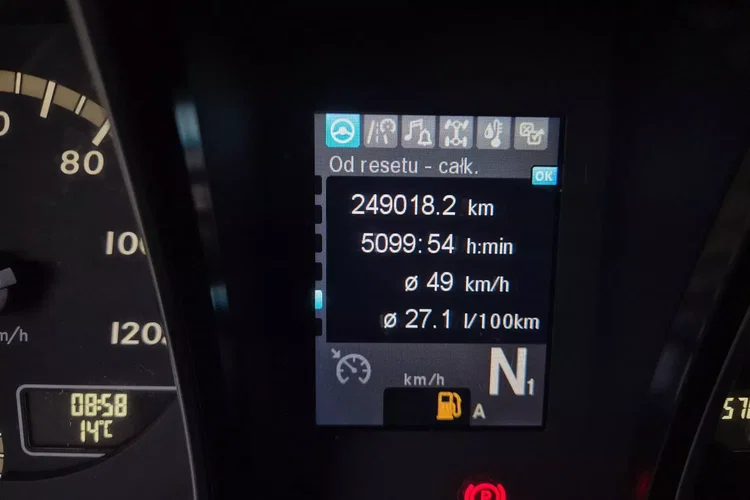 Mercedes 1845 zdjęcie 36