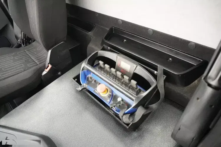 Mercedes Arocs 2536 6x2 E6 / Fassi F195A.0.23 / pilot / rotator / platforma burtowa 16 EPAL zdjęcie 17