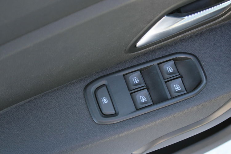 Dacia Duster 4WD COMFORT F-vat Salon Polska Gwarancja zdjęcie 15