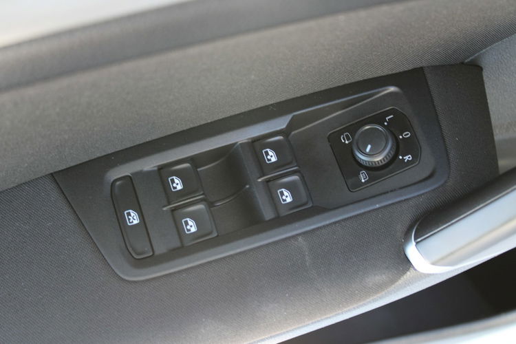 Volkswagen Touran Comfortline Gwarancja SalonPL zdjęcie 18