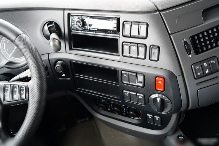 DAF XF 460 / SUPER SPACE CAB / MEGA / EURO 6 / LOW DECK zdjęcie 30