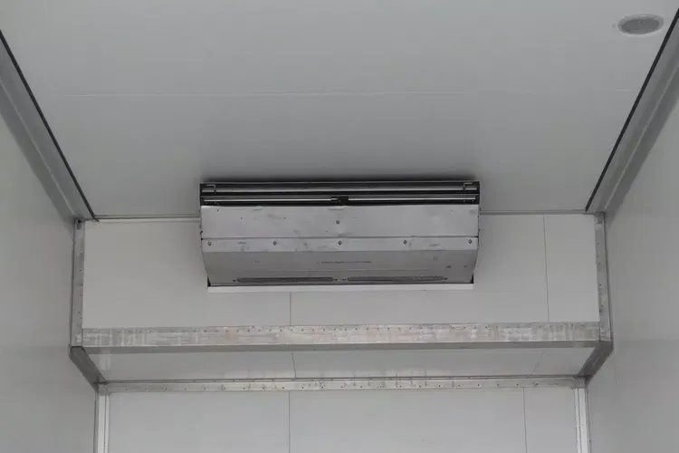 MAN TGA 26.400 6x2 / CHŁODNIA / / KABINA SYPIALNA / zdjęcie 21