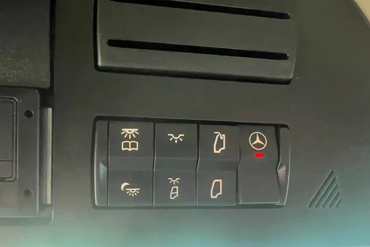 Mercedes ACTROS L GIGA prokontraktowy zdjęcie 32