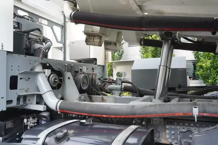 MAN TGS 26.360 E6 / Zabudowa WUKO Rivard 18 m3 / 130 tys. km / oś skrętna zdjęcie 13