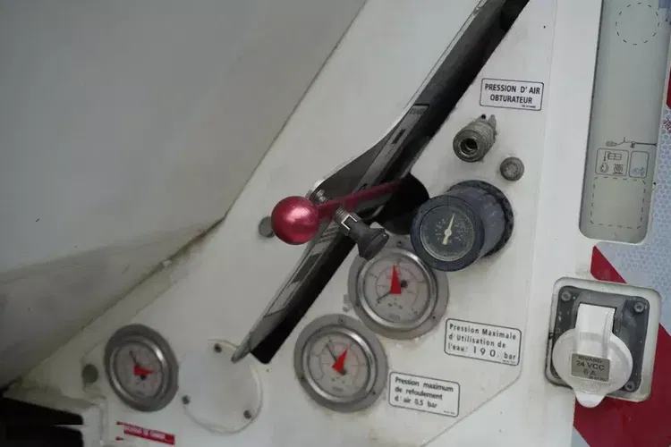 MAN TGS 26.360 E6 / Zabudowa WUKO Rivard 18 m3 / 130 tys. km / oś skrętna zdjęcie 16