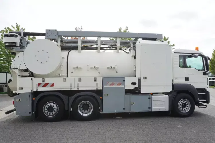 MAN TGS 26.360 E6 / Zabudowa WUKO Rivard 18 m3 / 130 tys. km / oś skrętna zdjęcie 9