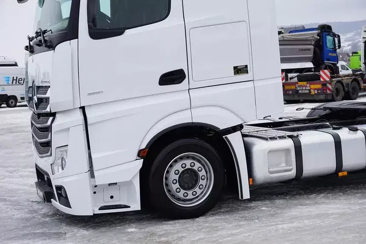 Mercedes ACTROS / 1851 / E 6 / MP 5 / ACC / MEGA / LOW DECK / RETARDER / BIG SPACE zdjęcie 26