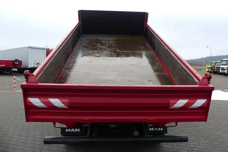 MAN LE 8.180 / 3- STRONNA WYWROTKA / BLOKADA MOSTU / zdjęcie 3